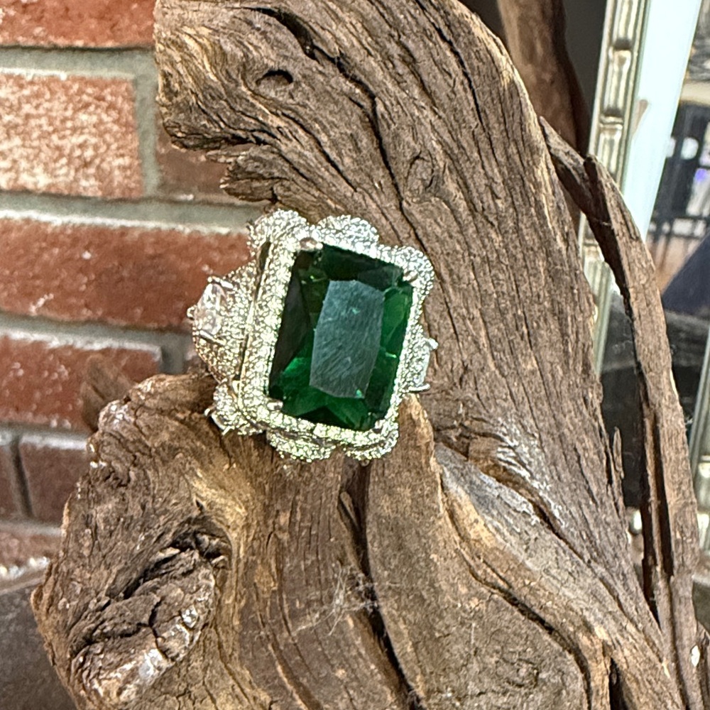 Fashion Gemstone Ring